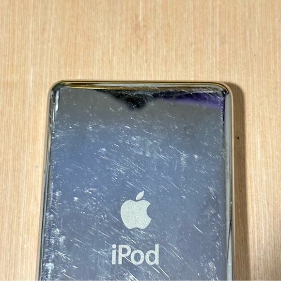 Apple iPod Classic Model-A1059 20GB BROKEN White Bad Battery “Parts/Repair” Read - Picture 7 of 10